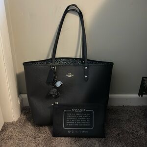 Coach Reversible Navy/floral Blue tote bag with coach keychain